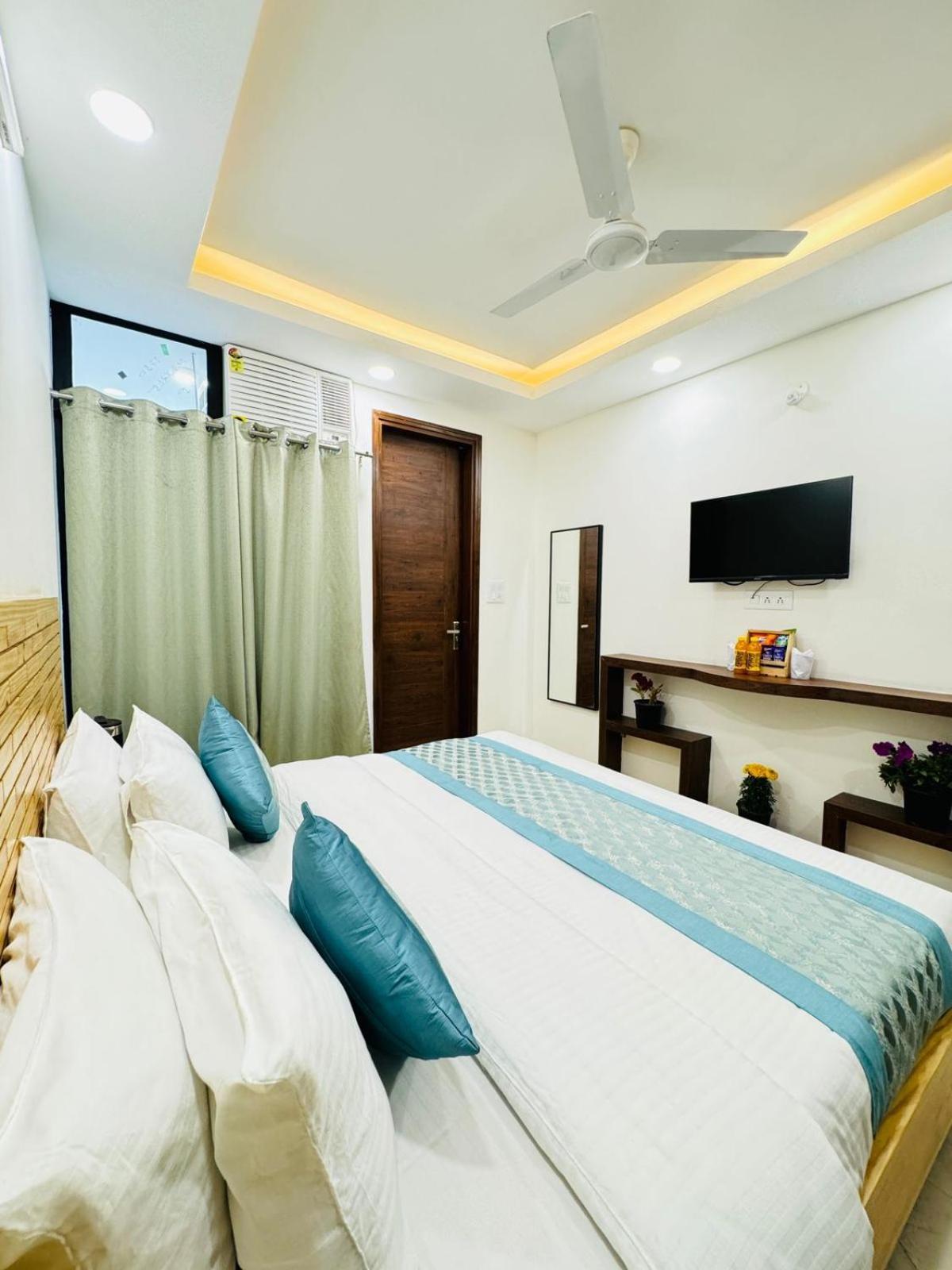 Hotel Ashram View Just 10 Minute Away Form Nizamuddin Railway Station Nueva Delhi Exterior foto