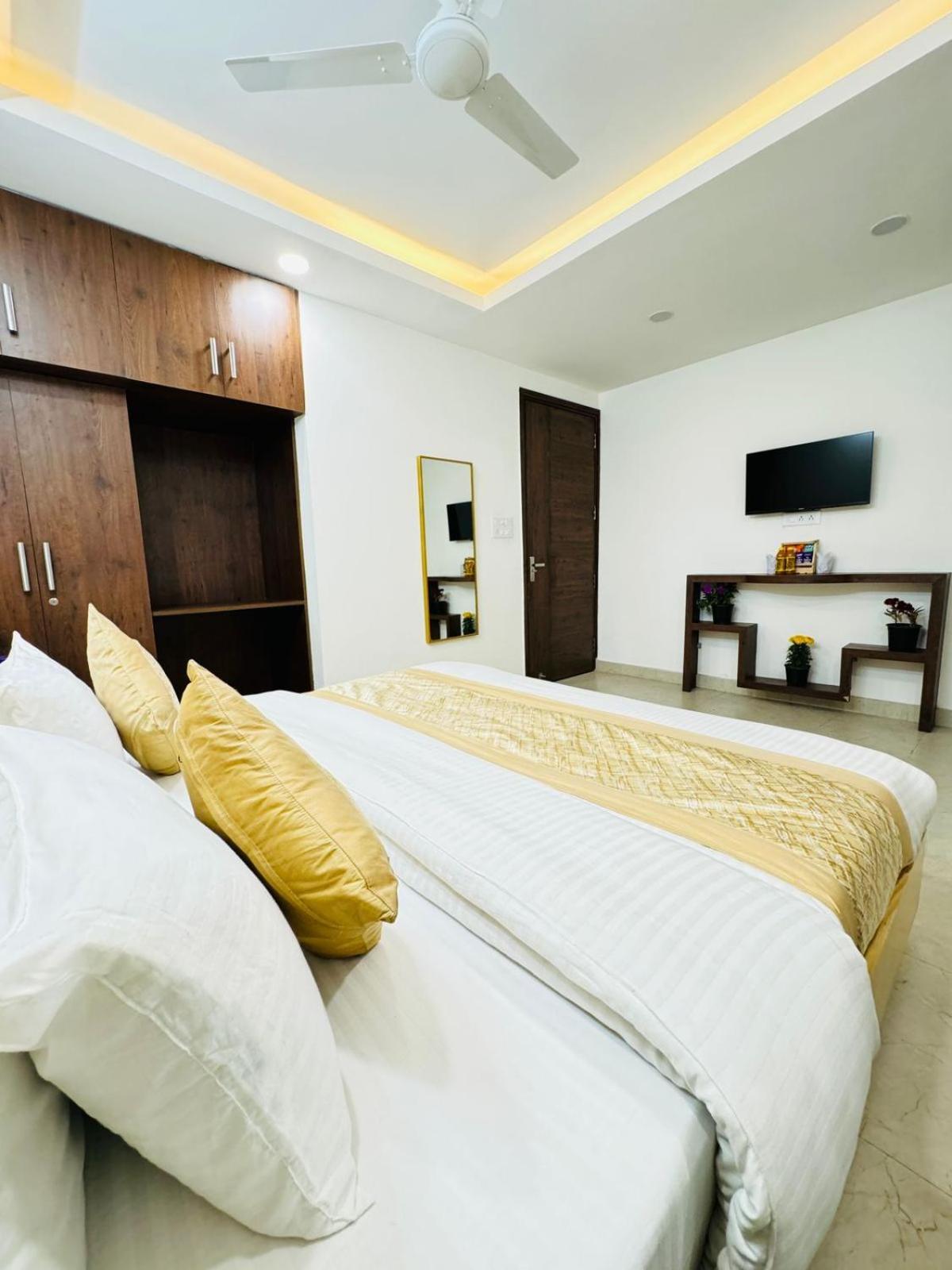 Hotel Ashram View Just 10 Minute Away Form Nizamuddin Railway Station Nueva Delhi Exterior foto