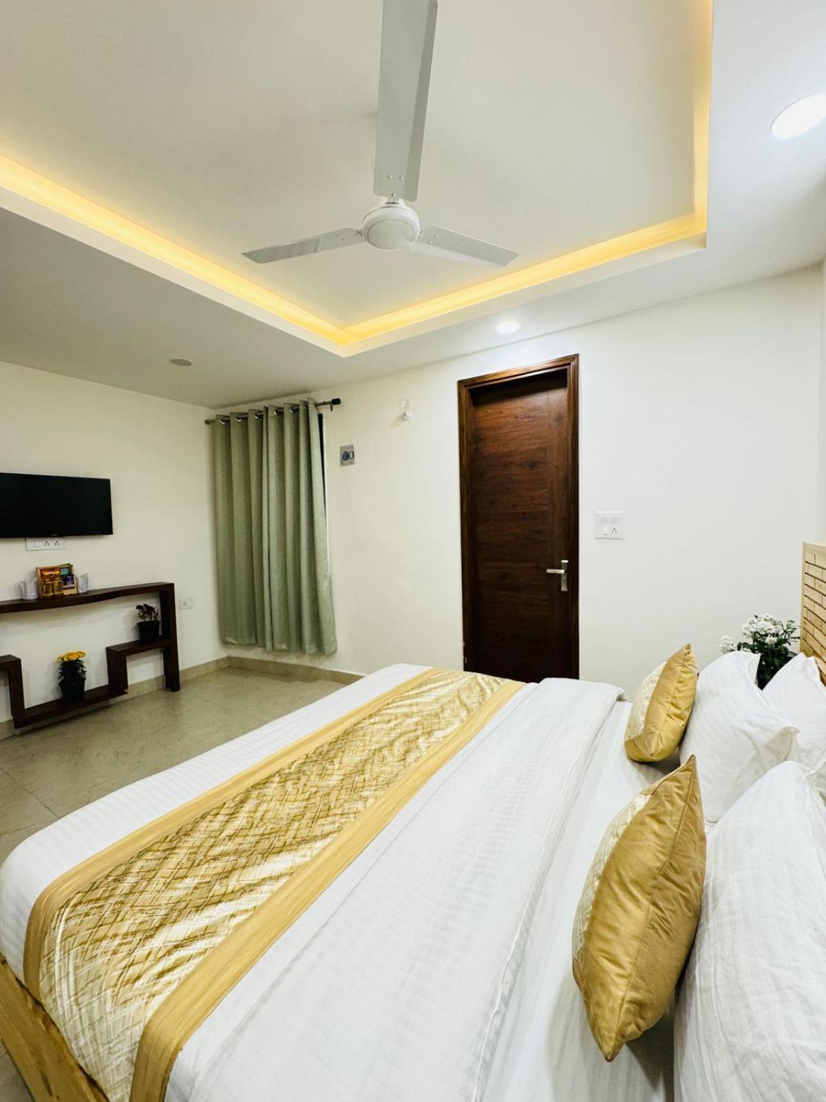 Hotel Ashram View Just 10 Minute Away Form Nizamuddin Railway Station Nueva Delhi Exterior foto