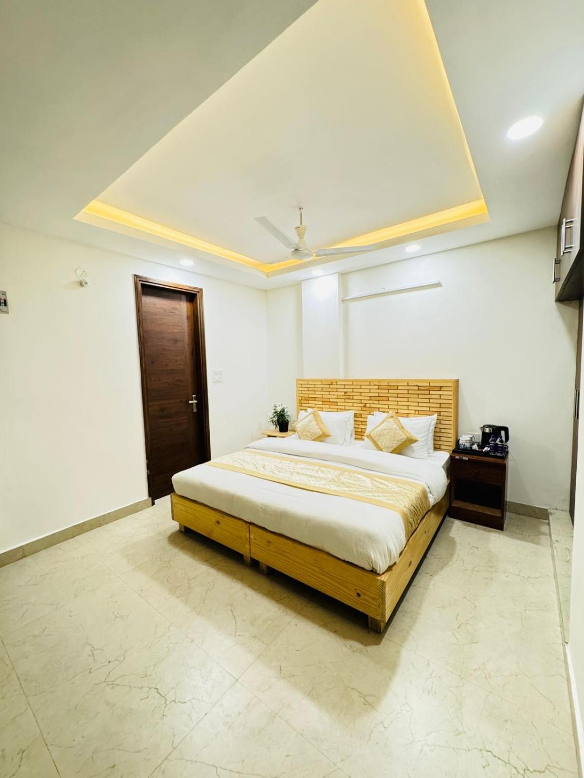 Hotel Ashram View Just 10 Minute Away Form Nizamuddin Railway Station Nueva Delhi Exterior foto